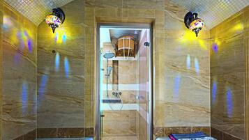 Bathtub, jetted tub, hair dryer, towels