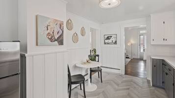 4 bedrooms, desk, iron/ironing board, free WiFi