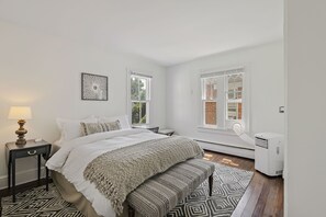 4 chambres, bureau, fer et planche à repasser, accès au Wi-Fi (inclus)