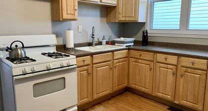 3BR Spacious Home Away From Home. Coziest neighborhood in Chicago.