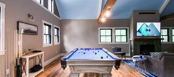 Family Friendly Newfound Lake Home, Sleeps 10, Pool Table, Kayaks & Paddleboards
