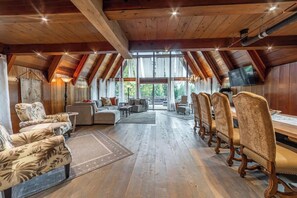 Smart TV, fireplace, DVD player, offices - Hebron House-7 mi to GNP & Adventure-4bd/2.5ba (Coram)