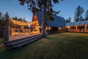 Terrace/patio - Hebron House-7 mi to GNP & Adventure-4bd/2.5ba (Coram)