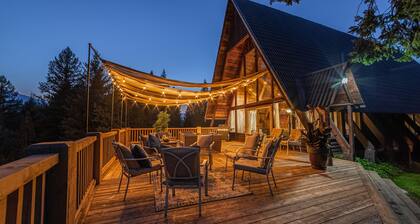 Relax at Hebron House-sleeps 12 - 7 miles to Glacier w/scenic views & comfort!