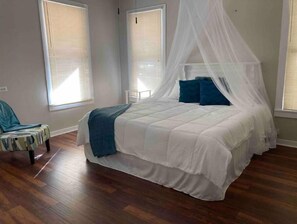 3 Schlafzimmer, Schreibtisch, Bügeleisen/Bügelbrett, kostenloses WLAN