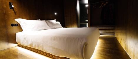 Standard Double Room | Premium bedding, soundproofing, iron/ironing board, free WiFi