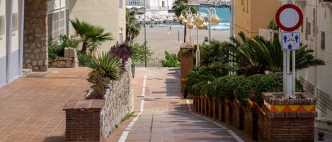 Beach nearby, beach towels