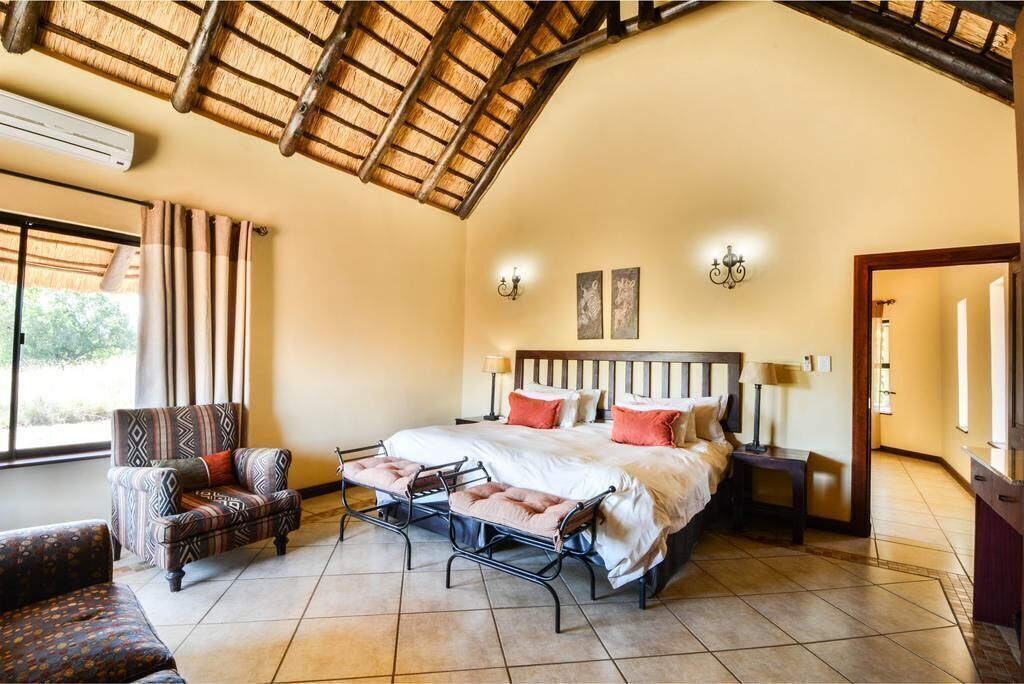 In-room safe, desk, laptop workspace, free WiFi