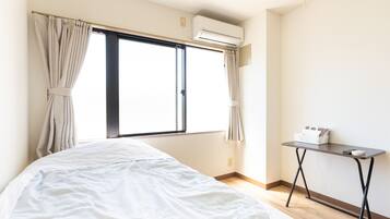 Free WiFi, bed sheets