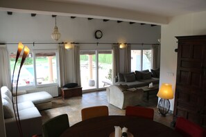 Smart TV, offices - Luxury 4 bed 4 bath villa with pool from owner (Denia)