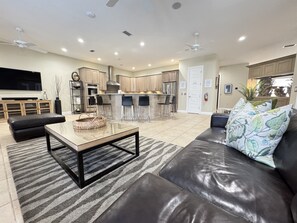 Smart TV, console per videogiochi, lettore DVD, videoteca