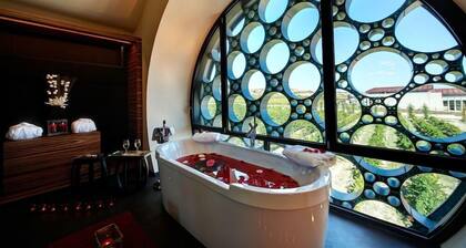 Cava and Hotel Mastinell