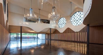 Cava and Hotel Mastinell