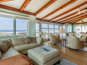 TV - "Aqualuxe" Luxury oceanfront 6 bedroom, 5.5 bathroom home with New Pool for 2022 Season (Holden Beach)