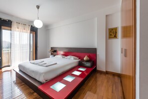 1 bedroom, desk, iron/ironing board, internet