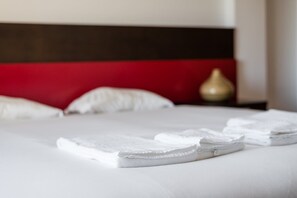 1 sovrum, skrivbord, strykjärn/strykbräda och internet