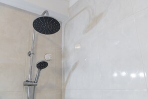 Bathtub, hair dryer, towels, soap - GuestReady - Candal Big Watch (Vila Nova de Gaia)