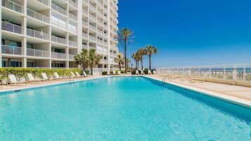 Piscine intérieure, piscine chauffée