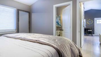 2 bedrooms, desk, iron/ironing board, free WiFi