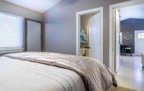 2 bedrooms, desk, iron/ironing board, free WiFi
