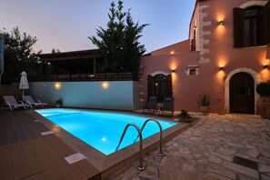 Utomhuspool