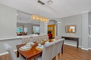 Kamer (Multiple Bedrooms) | Dineren