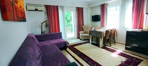 Deluxe Apartment | Living area