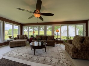 Smart TV, fireplace, DVD player, table football