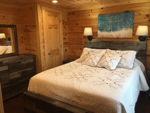 3 عدّة غرف نوم ومكواة/لوح كي وواي فاي مجانًا وملاءات أسرّة