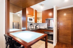 Huoneisto | Yksityinen keittiö | Jääkaappi, mikroaaltouuni, yleiskone