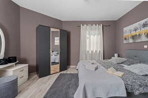 4 bedrooms, free WiFi, bed sheets