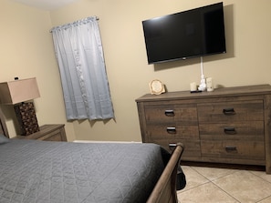 3 bedrooms, desk, iron/ironing board, travel cot