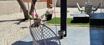 Nice 3 bedroom's house owner occ and 2 bathroom with fast WI-Fi,  Full Kitchen