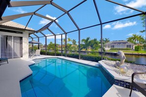 Pool - Waterfront Home on key lot With Pool and Sundeck (Marco Island)