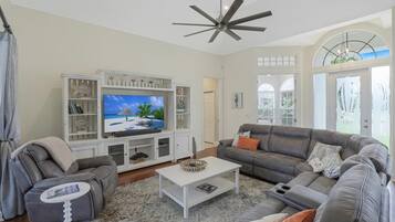 House, Multiple Beds (Waterfront home on key lot with pool ) | Living room
