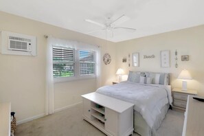 Condo, 1 Queen Bed with Sofa bed (Peaceful condo with pool and brief wa) | 1 bedroom