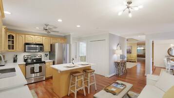 獨棟房屋, 多張床 (Unique waterfront home in Olde Marco ) | 私人廚房