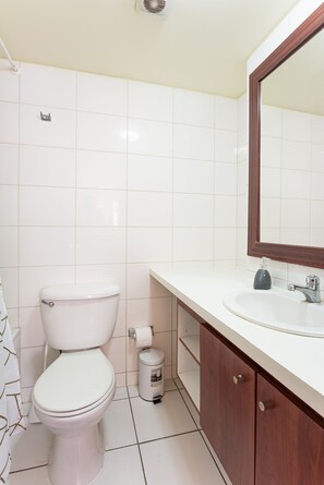 Apartment | Bathroom