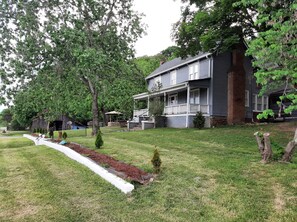 Exterior - Quiet comfort with modern amenities (Elizabethton)