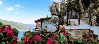 La Bellísima Suite de la Tribulacion ~ Amazing Views Of The Lake!  