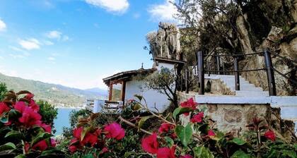 La Bellísima Suite de la Tribulacion ~ Amazing Views Of The Lake!