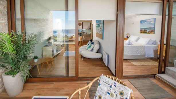 Interior - Surfers Paradise (Concon)