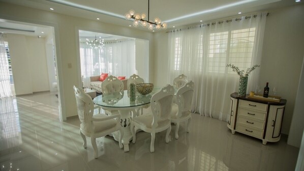 تناول الطعام