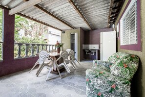 Terrace/patio - Galpão Elegante, Mar, Cooktop, Fundo de Quintal, Casa da Árvore (Armação dos Búzios)