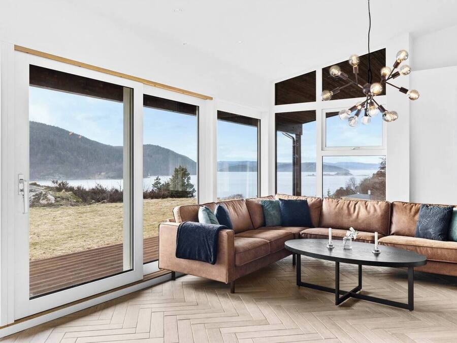 30-inch TV with digital channels