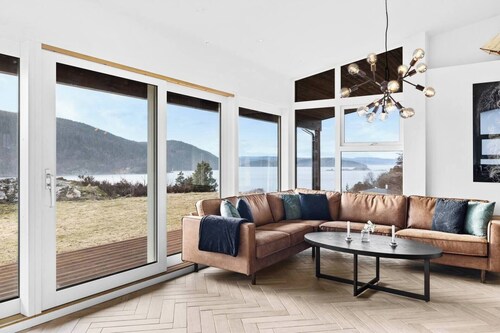 Cottage - Sleeps 14 With Fjord Views