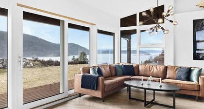 Cottage - Sleeps 14 With Fjord Views