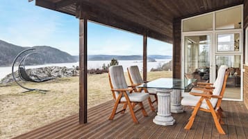 Cottage | Outdoor dining