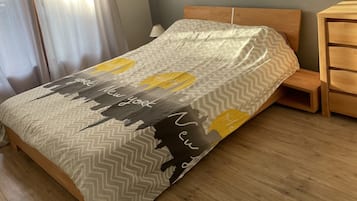 2 habitaciones, cuna de viaje, wifi gratis y ropa de cama