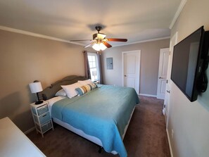 3 Schlafzimmer, Reisekinderbett, kostenloses WLAN, Bettwäsche